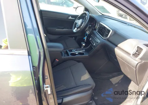 2020 Kia Sportage Lx z USA, uszkodzony, nr VIN KNDPMCAC7L7707024